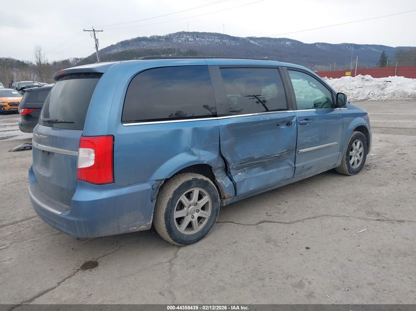 2012 Chrysler Town & Country Touring