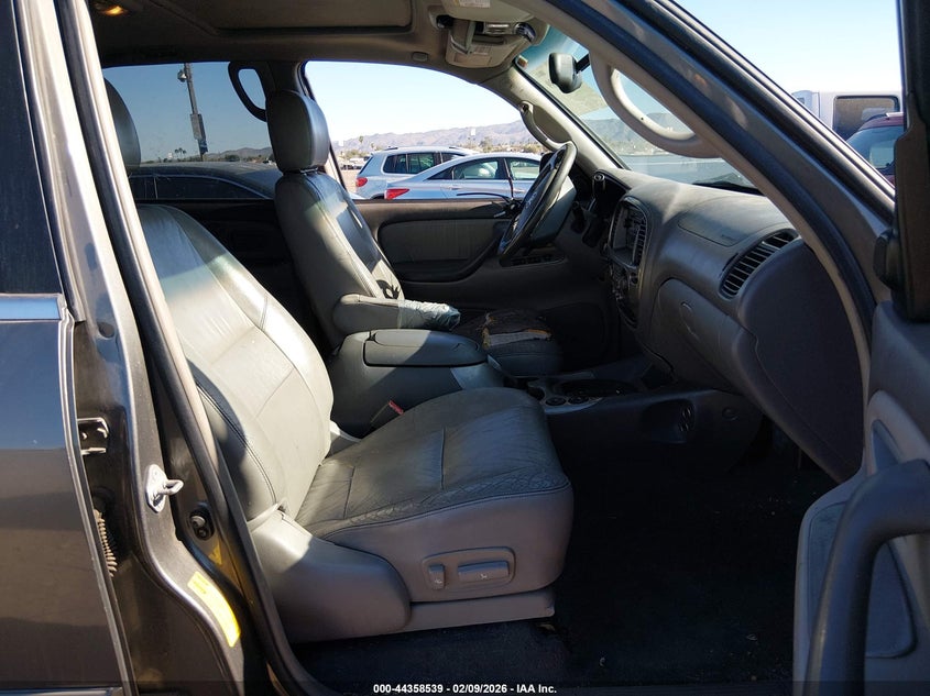 2004 Toyota Sequoia Limited V8