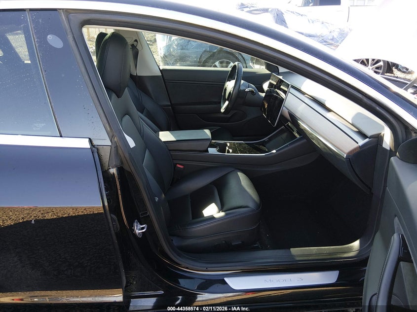 2018 Tesla Model 3 Long Range/Mid Range