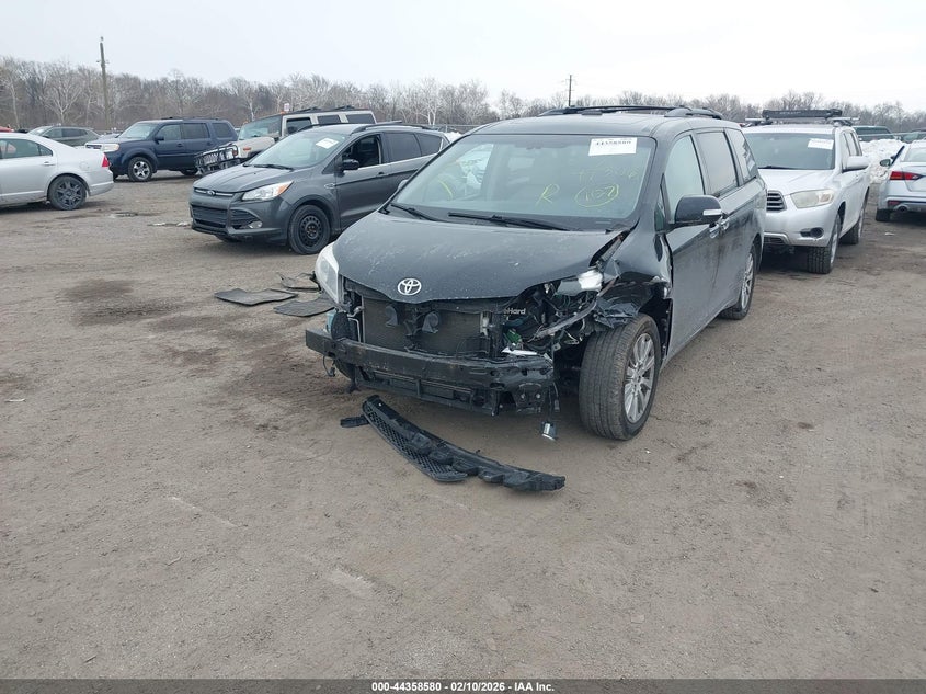 2017 Toyota Sienna Limited Premium 7 Passenger