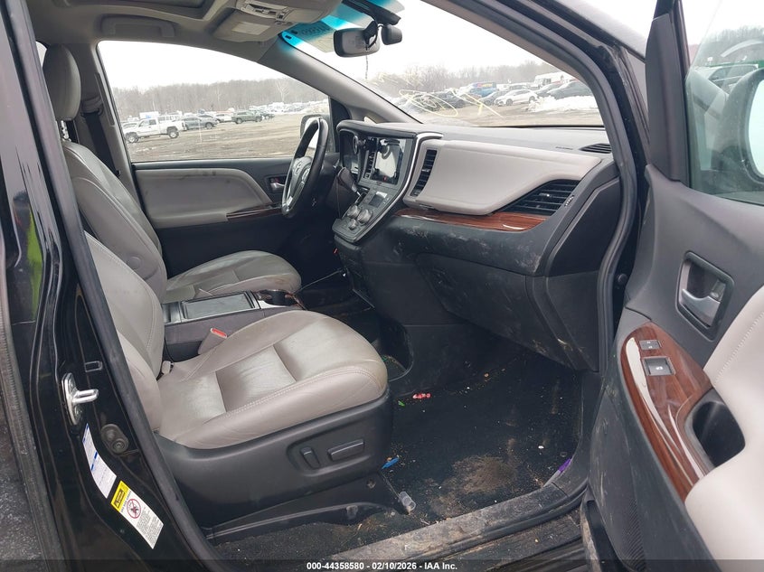 2017 Toyota Sienna Limited Premium 7 Passenger