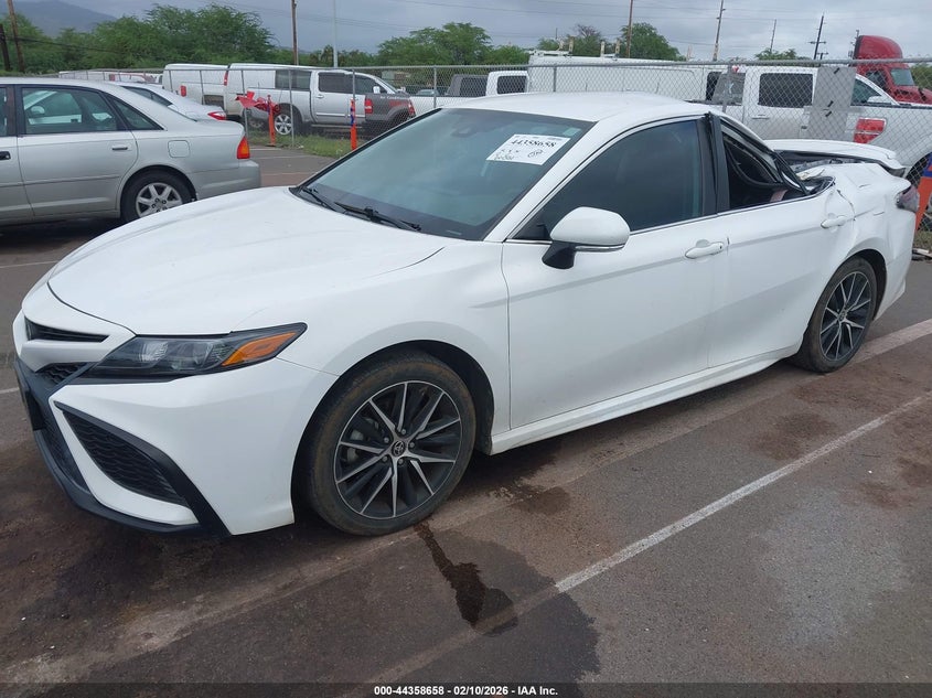 2022 TOYOTA CAMRY auction photo 2