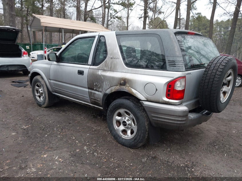 2002 Isuzu Rodeo Sport S 3.2L V6 Hard Top/S 3.2L V6 Soft Top