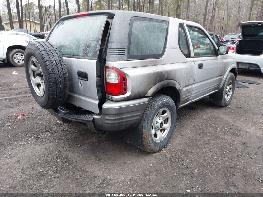 2002 Isuzu Rodeo Sport S 3.2L V6 Hard Top/S 3.2L V6 Soft Top
