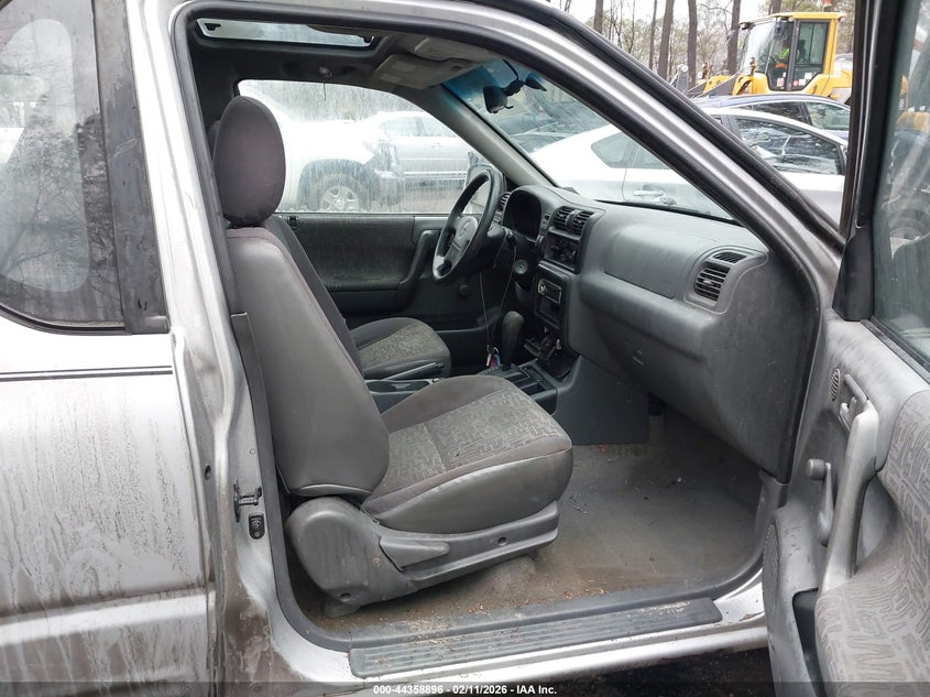 2002 Isuzu Rodeo Sport S 3.2L V6 Hard Top/S 3.2L V6 Soft Top