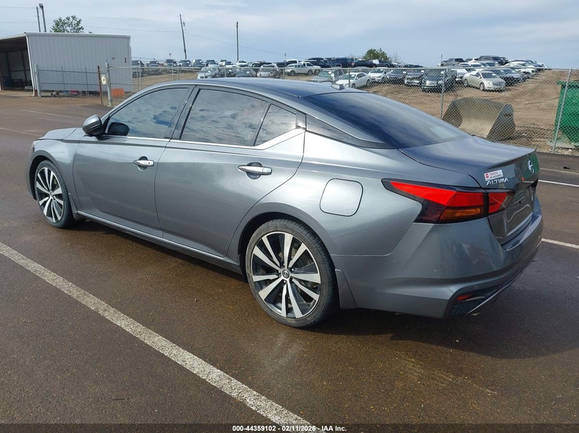 2020 Nissan Altima Platinum Fwd