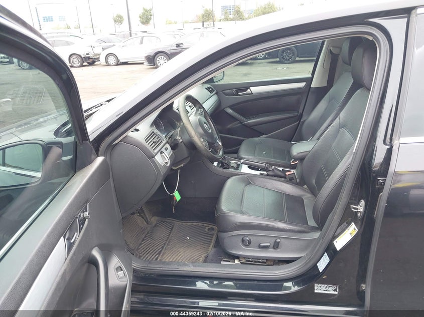 2013 Volkswagen Passat 2.5L Se