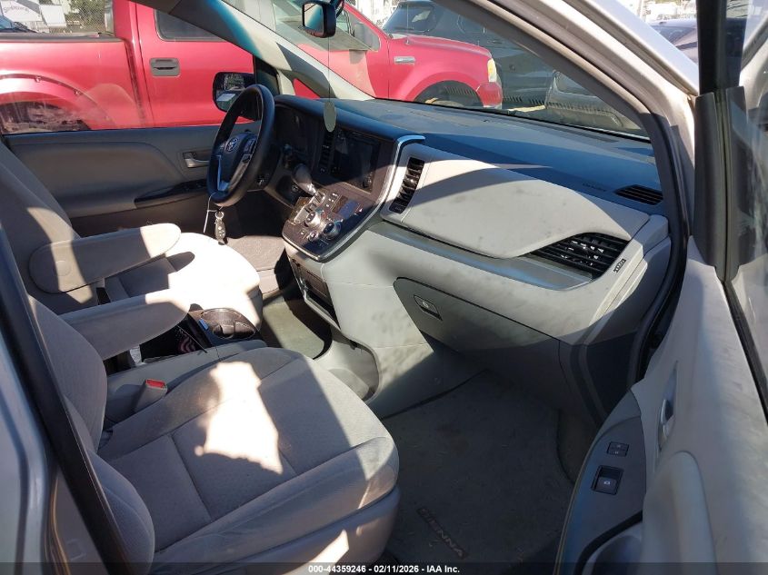 2015 Toyota Sienna Le 8 Passenger