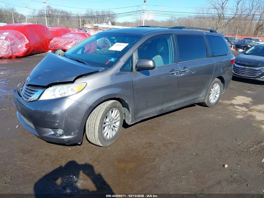 2015 Toyota Sienna Xle Premium 8 Passenger
