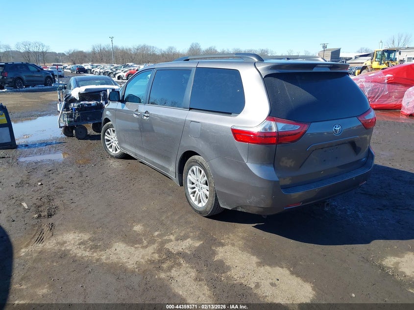 2015 Toyota Sienna Xle Premium 8 Passenger