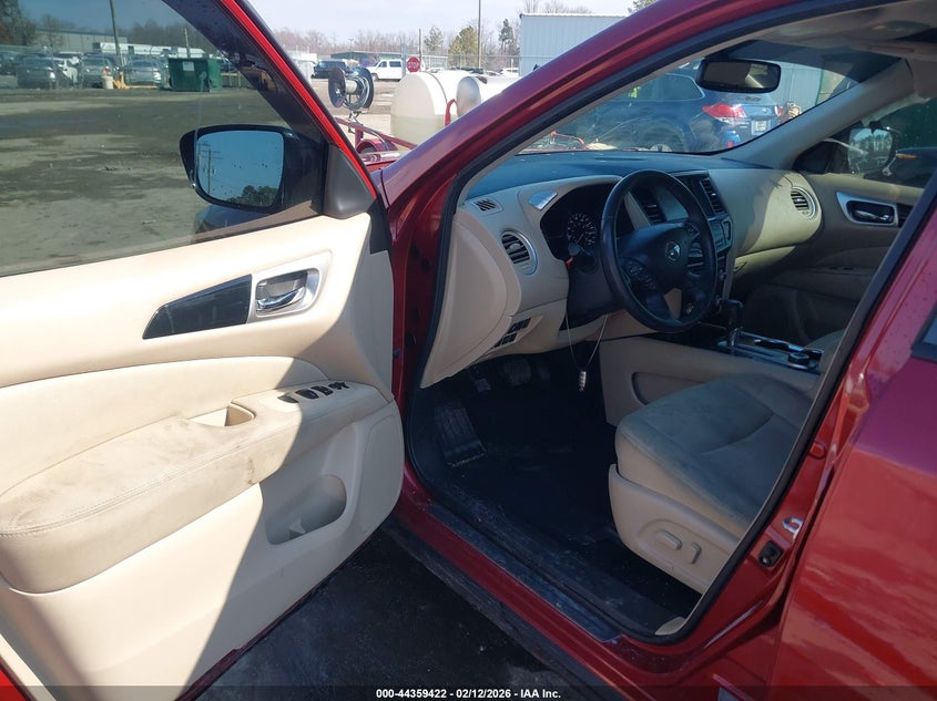 2017 Nissan Pathfinder Sv