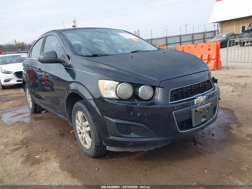 1G1JC5SH8F4152758 CHEVROLET SONIC Photo 1