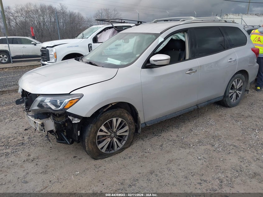 2017 Nissan Pathfinder Sv