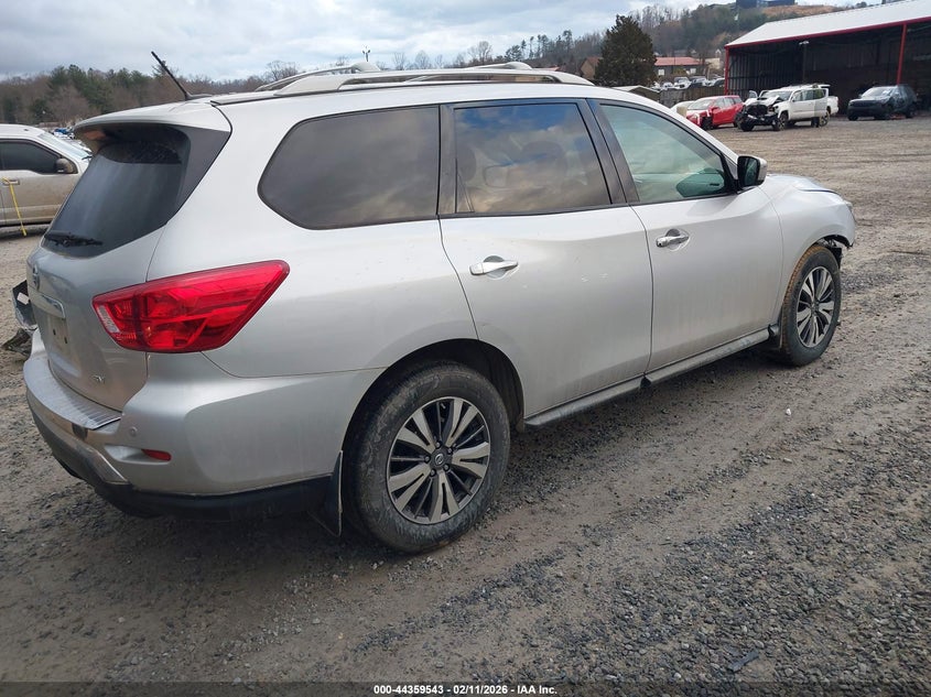 2017 Nissan Pathfinder Sv