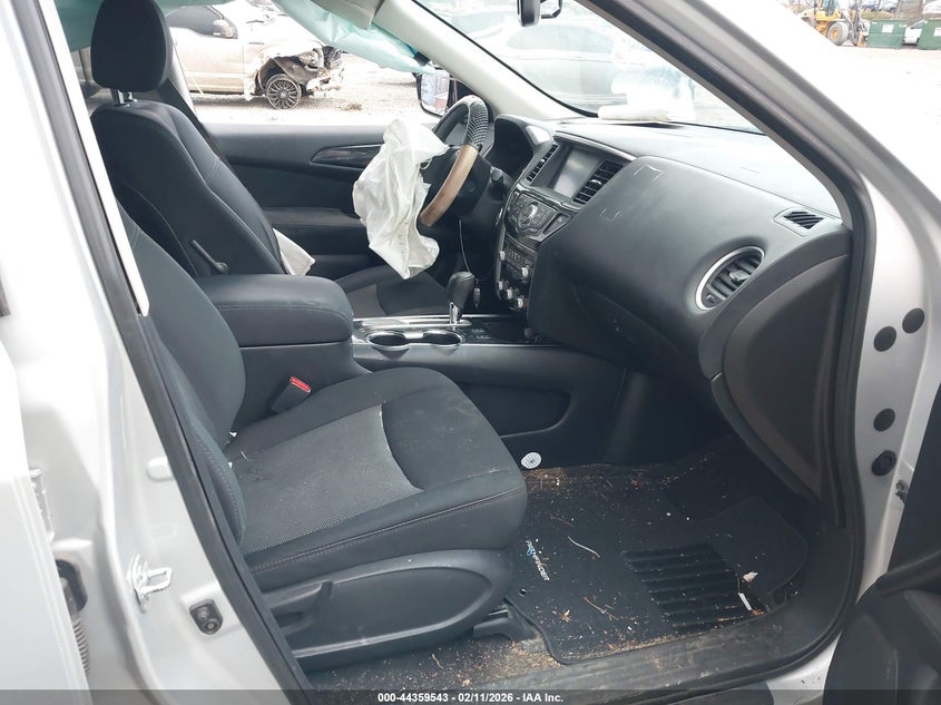 2017 Nissan Pathfinder Sv