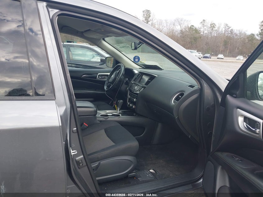 2019 Nissan Pathfinder Sv