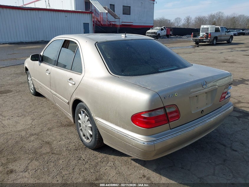 2000 Mercedes-Benz E 320