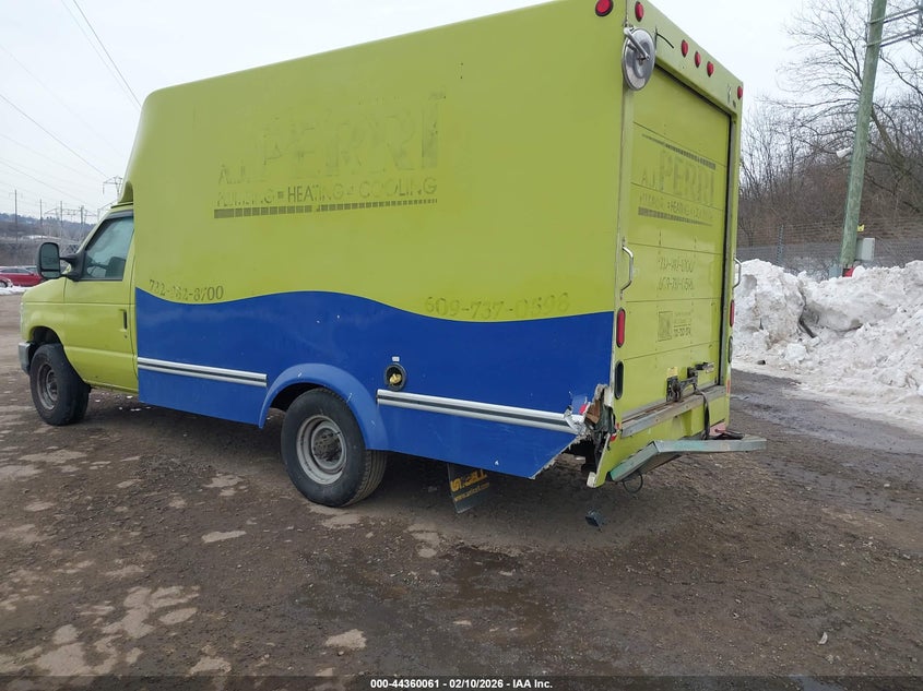 2015 Ford E-350 Cutaway