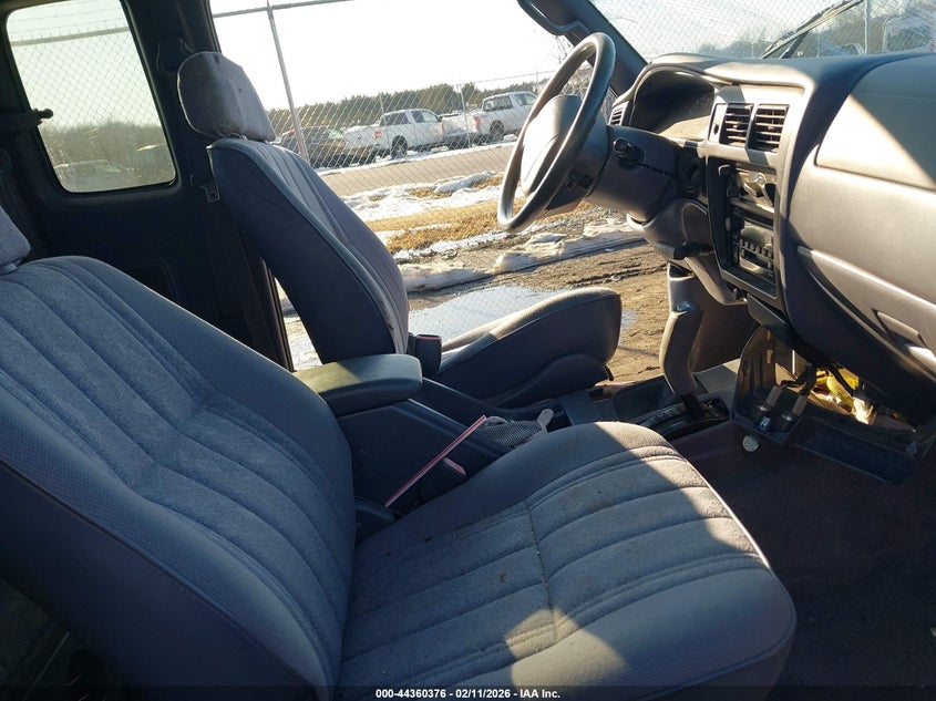 2000 Toyota Tacoma Base V6