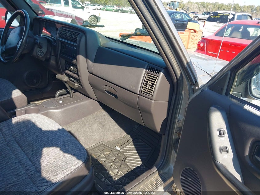 2001 Jeep Cherokee Sport