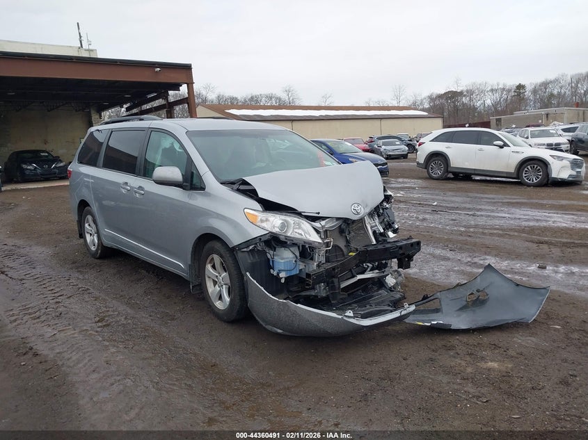 2017 Toyota Sienna Le 8 Passenger