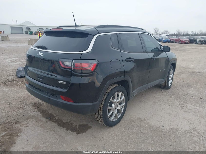 2022 Jeep Compass Latitude Lux 4X4
