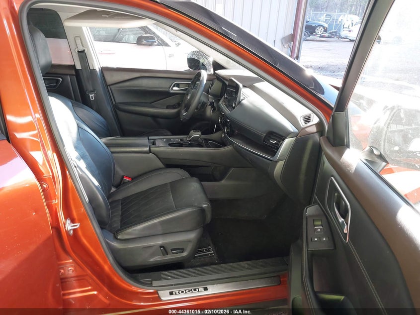 2022 Nissan Rogue Platinum Fwd