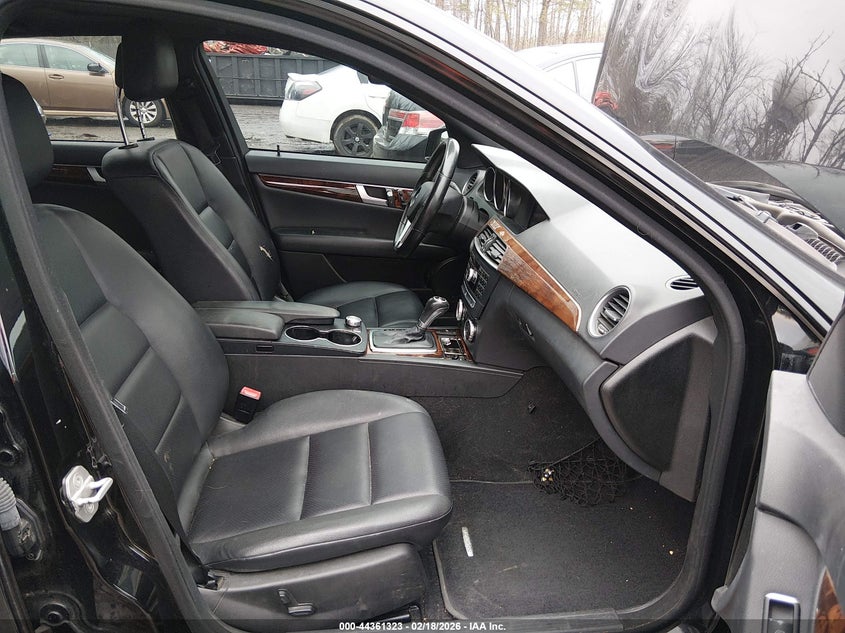 2012 Mercedes-Benz C 300 Luxury 4Matic/Sport 4Matic