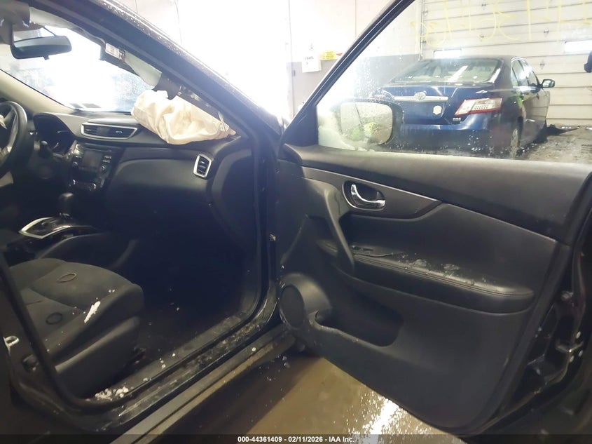 2016 Nissan Rogue Sv