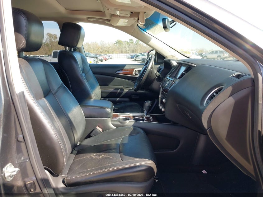 2013 Nissan Pathfinder Platinum