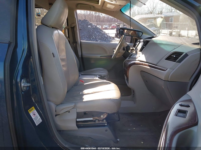2011 Toyota Sienna Xle V6