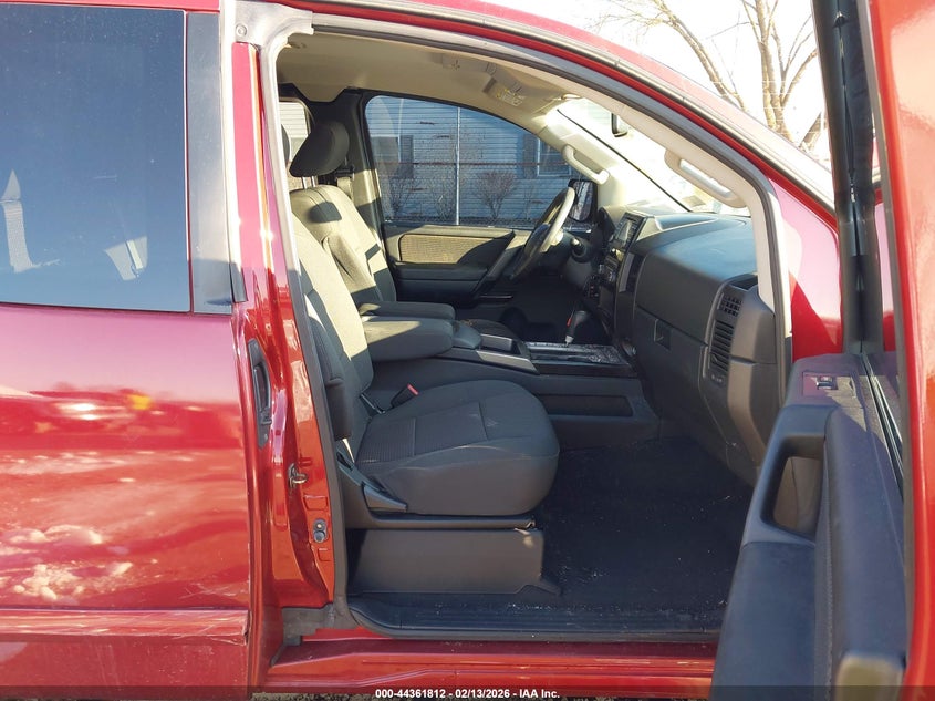 2014 Nissan Titan Sv