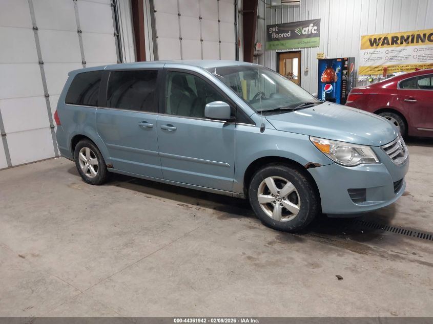 2010 Volkswagen Routan Se