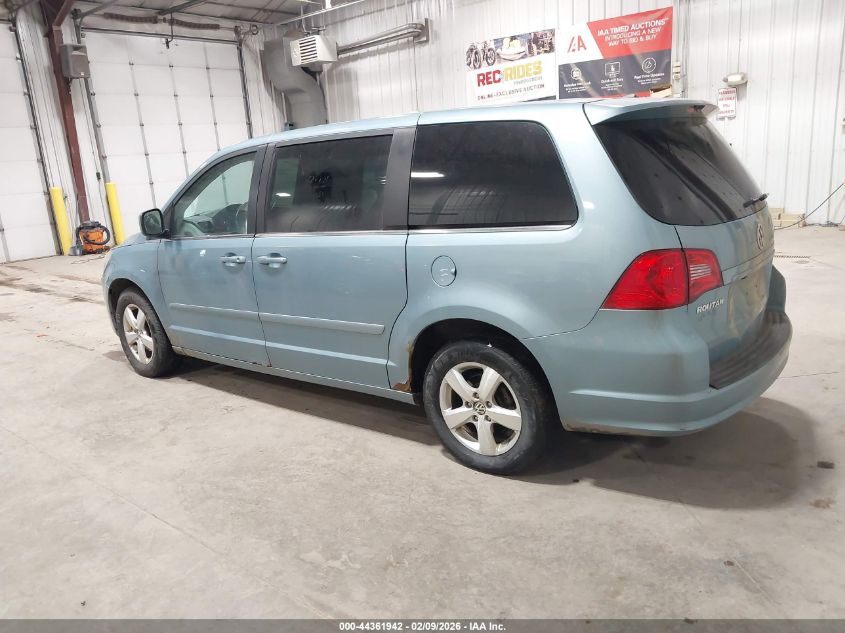 2010 Volkswagen Routan Se