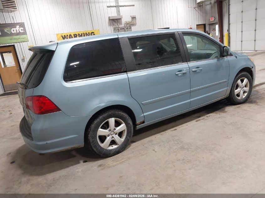 2010 Volkswagen Routan Se