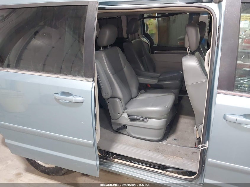 2010 Volkswagen Routan Se VIN: 2V4RW3D16AR424502 Lot: 44361942