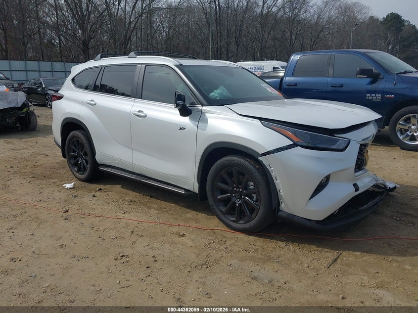 2025 TOYOTA HIGHLANDER XLE
