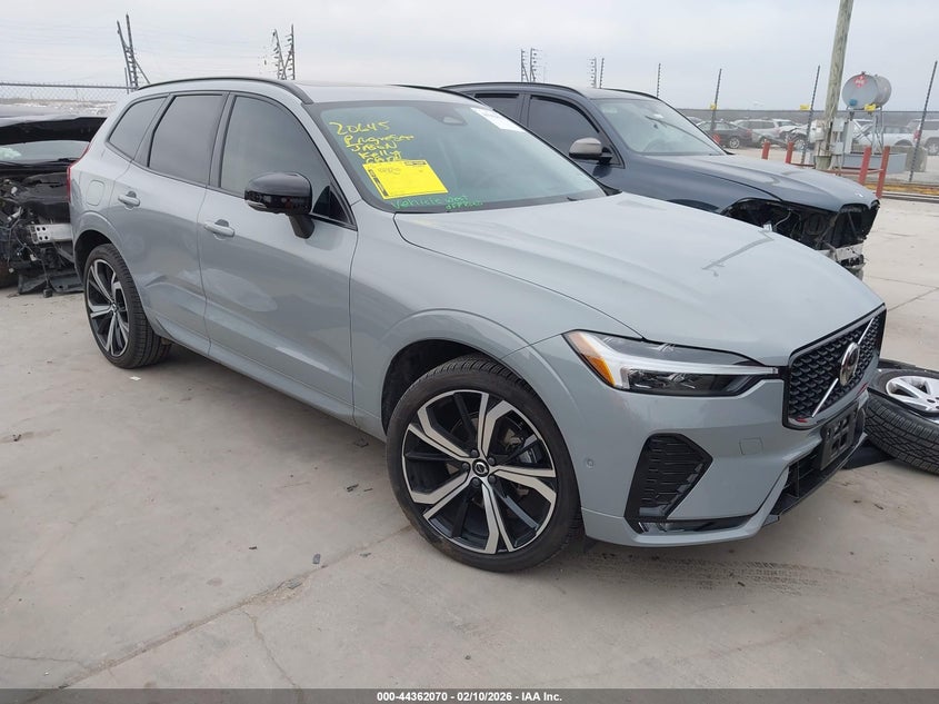 2024 Volvo Xc60 B5 Ultimate Dark Theme