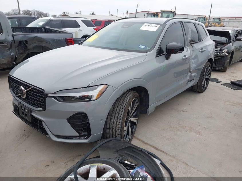 2024 Volvo Xc60 B5 Ultimate Dark Theme