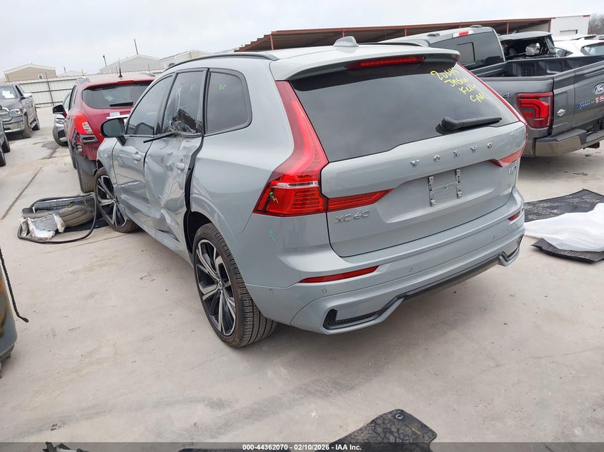 2024 Volvo Xc60 B5 Ultimate Dark Theme