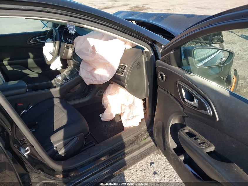 2016 Chrysler 200 Limited