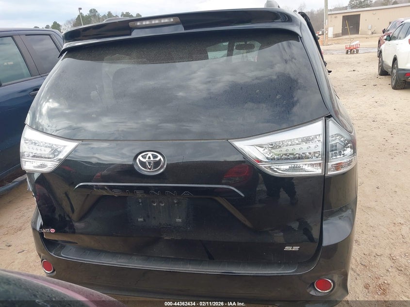 VIN 5TDXZ3DC0HS828973 2017 TOYOTA SIENNA SE PREMIUM 8 PASSENGER