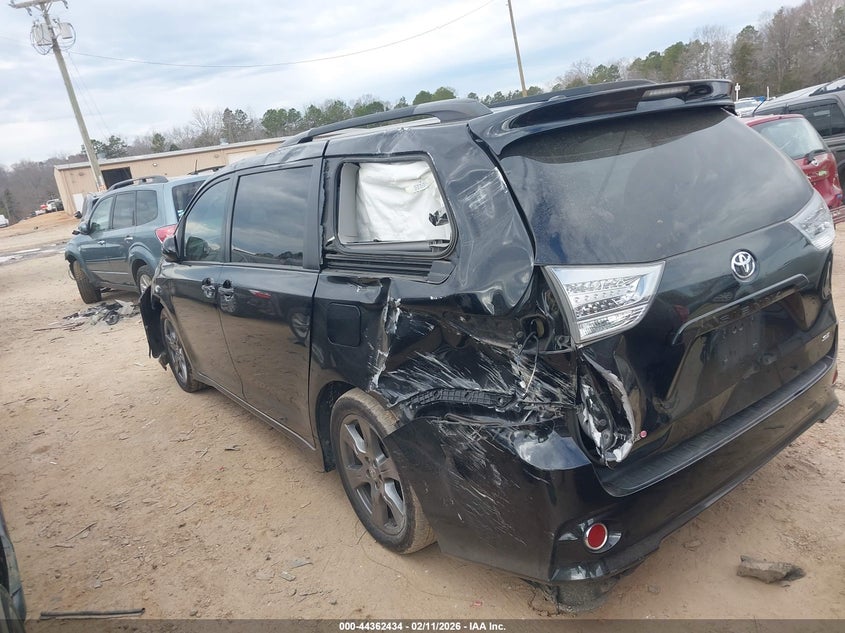 VIN 5TDXZ3DC0HS828973 2017 TOYOTA SIENNA SE PREMIUM 8 PASSENGER