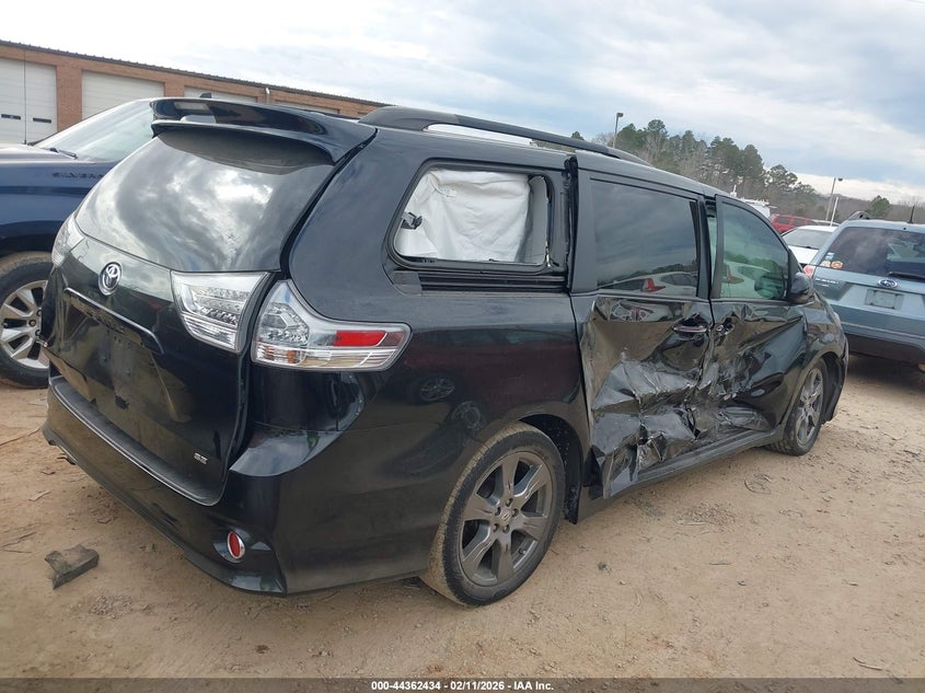 VIN 5TDXZ3DC0HS828973 2017 TOYOTA SIENNA SE PREMIUM 8 PASSENGER