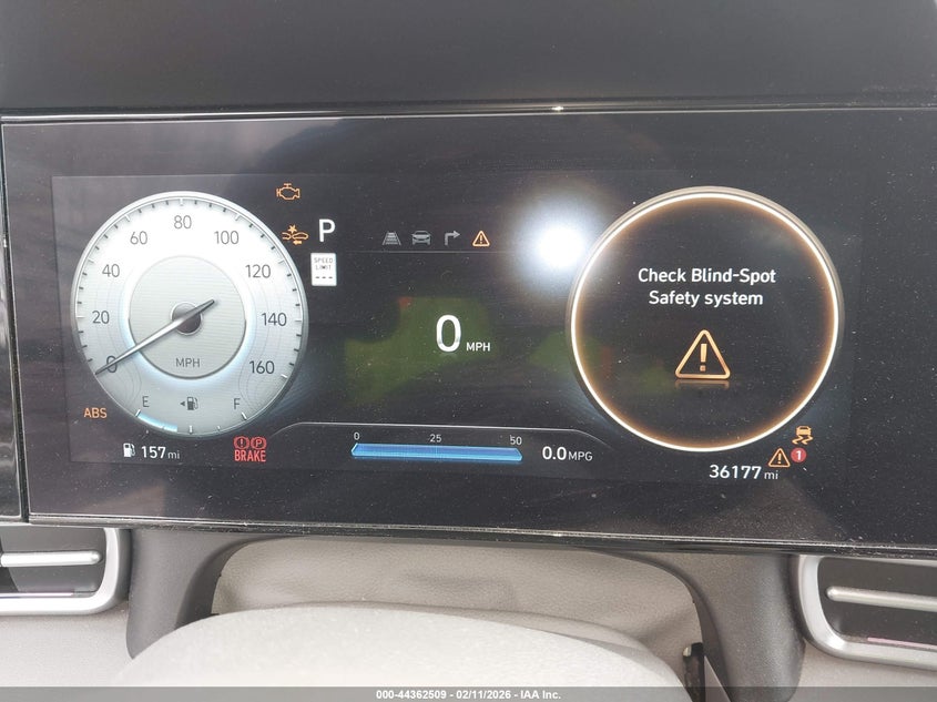 2024 HYUNDAI ELANTRA auction photo 7
