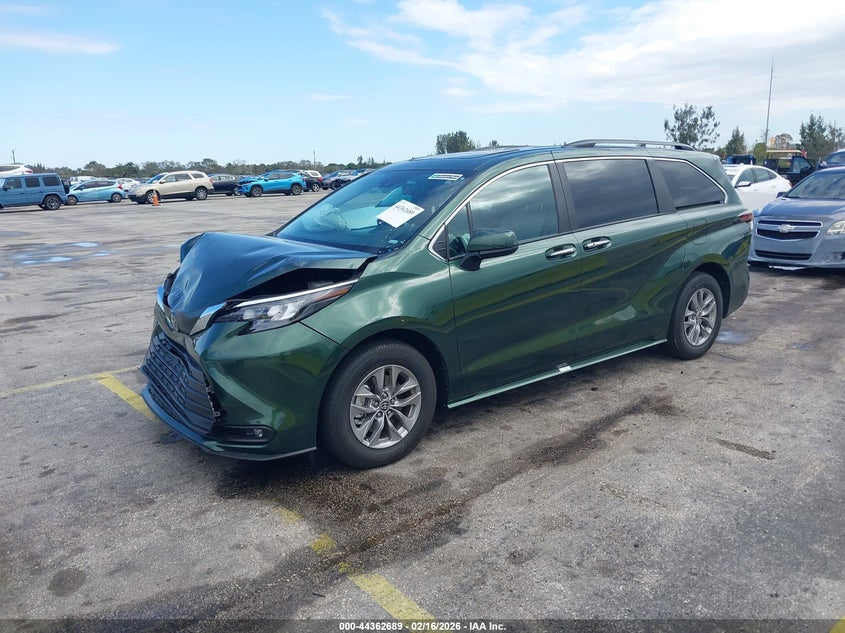 VIN 5TDYRKECXTS293589 2026 TOYOTA SIENNA XLE