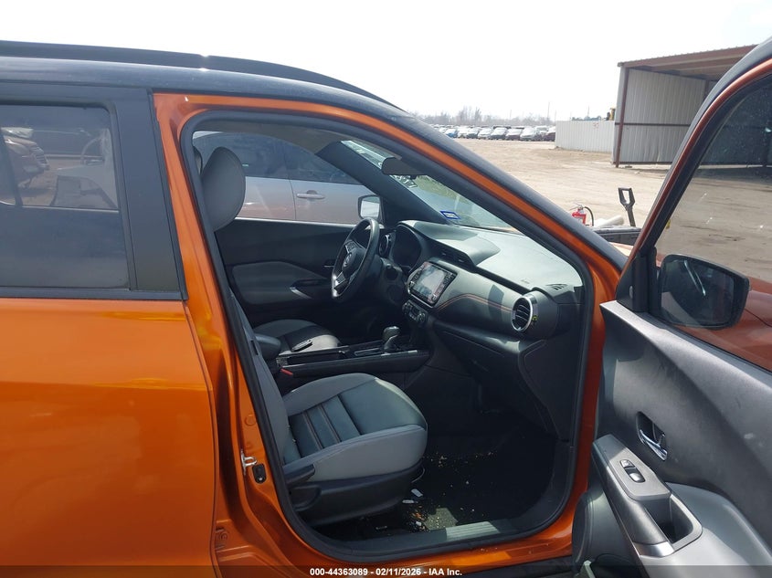 2023 Nissan Kicks Sr Xtronic Cvt