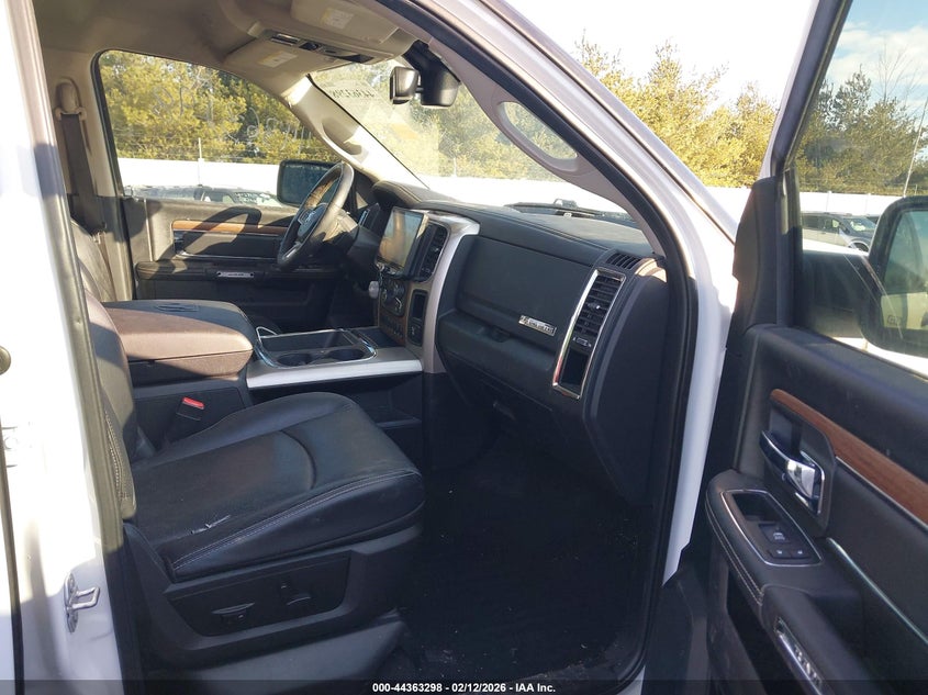 2017 Ram 1500 Laramie 4X4 5'7 Box