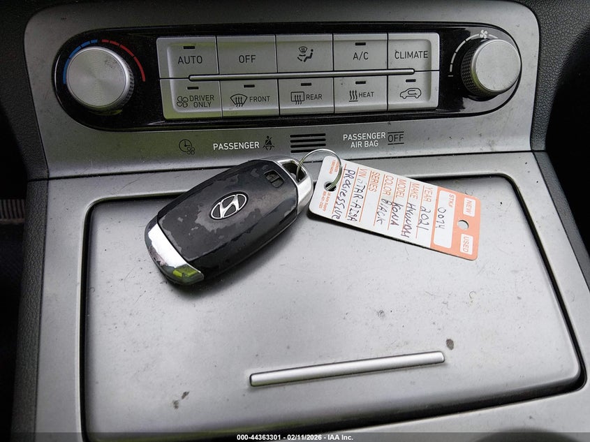 2021 Hyundai Kona Electric Limited VIN: KM8K33AG4MU111125 Lot: 44363301