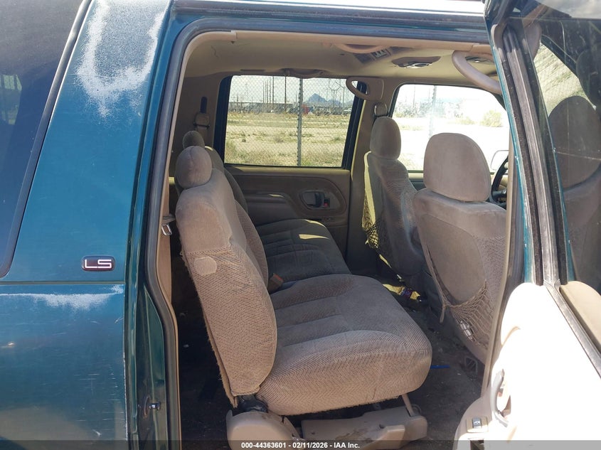 1999 Chevrolet Suburban 1500 Lt VIN: 1GNFK16R3XJ559151 Lot: 44363601